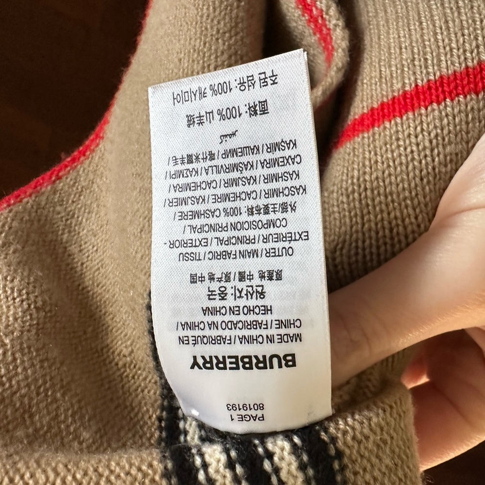 Burberry Beige Sweater with Black and Red Accents - Picture 10 of 11